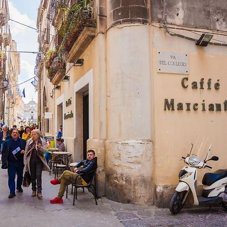 Appartamenti Di Charme Ortigia Marilini Dulini Syrakus Exterior foto