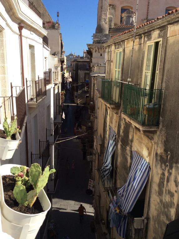 Appartamenti Di Charme Ortigia Marilini Dulini Syrakus Exterior foto