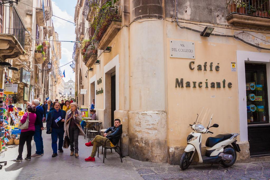 Appartamenti Di Charme Ortigia Marilini Dulini Syrakus Exterior foto