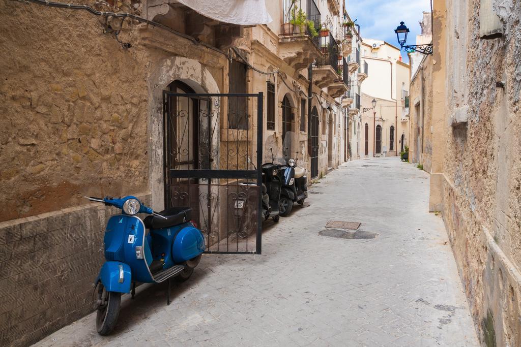 Appartamenti Di Charme Ortigia Marilini Dulini Syrakus Exterior foto